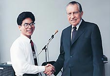 邱少怀先生与美国前总统尼克松先生